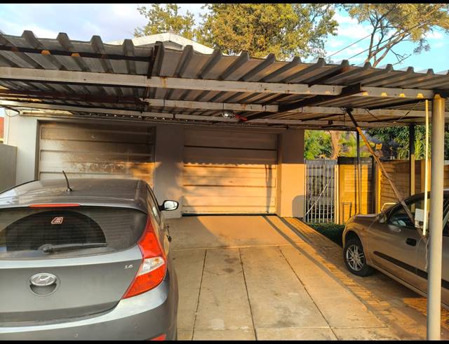 4 BEDROOM HOUSE FOR SALE IN PROTEA PARK